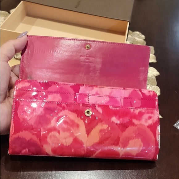 🌹🌸🌹 SOLD‼️‼️GORGEOUS LV FLORAL VERNIS Sarah Wallet. So Good. 🌹🌸🌹 - Picture 4 of 7
